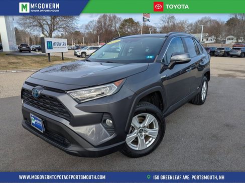 Used 2020 Toyota RAV4 XLE image 1
