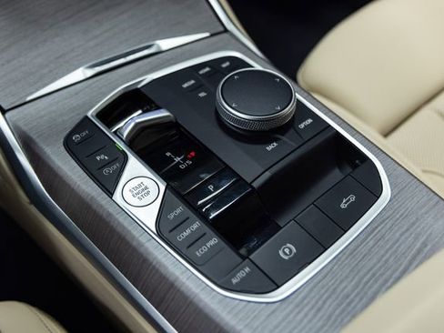 Certified 2025 BMW 430i xDrive Convertible AWD/4WD image 18