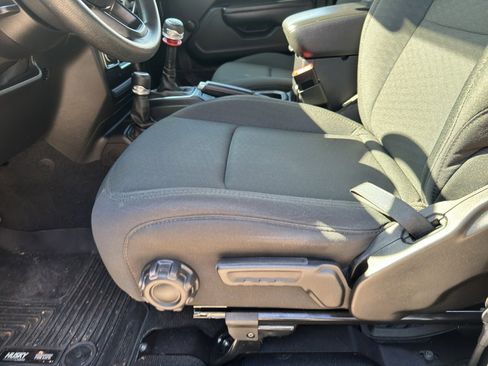 Used 2020 Jeep Wrangler Sport image 11