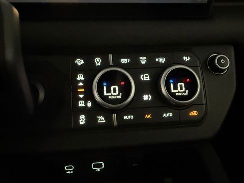 Certified 2023 Land Rover Defender 110 V8 AWD/4WD image 18