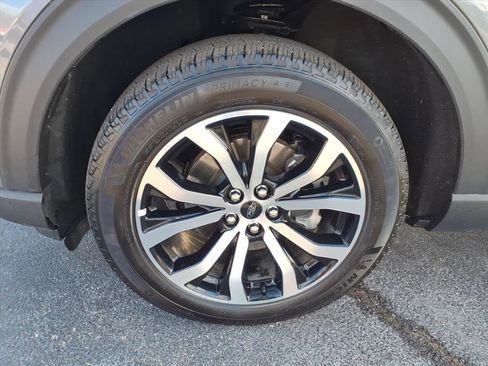 Used 2025 Ford Explorer ST-Line image 12