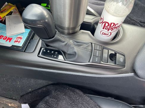 Used 2023 Toyota Camry SE image 12