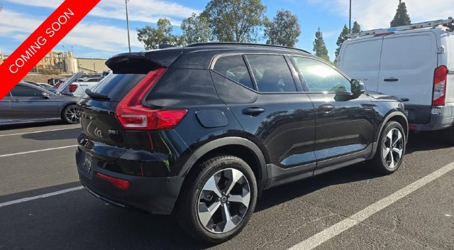 Used 2026 Volvo XC40 B5 Plus AWD/4WD image 4