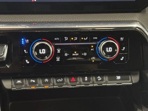 Used 2024 GMC Sierra 1500 Denali w/ Denali Reserve Package AWD/4WD image 39