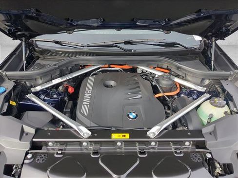 New 2026 BMW X5 xDrive50e image 17
