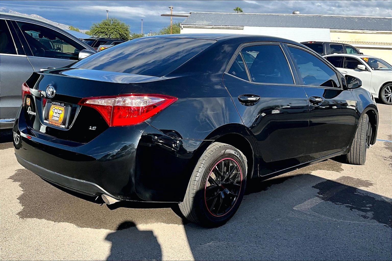 Used 2019 Toyota Corolla LE FWD image 4