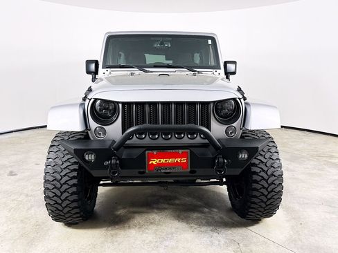 Used 2015 Jeep Wrangler Unlimited Sahara w/ Connectivity Group AWD/4WD image 1
