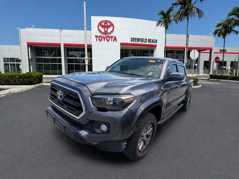 Used 2017 Toyota Tacoma SR5 w/ Tow Package RWD image 3