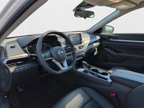 New 2025 Nissan Altima 2.5 SR image 10