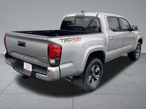 Used 2019 Toyota Tacoma TRD Sport image 15