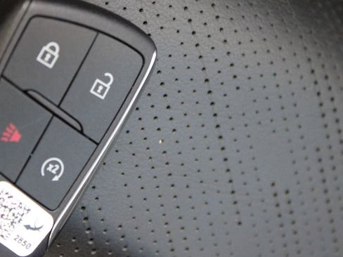 Used 2025 Buick Envision Sport Touring image 33