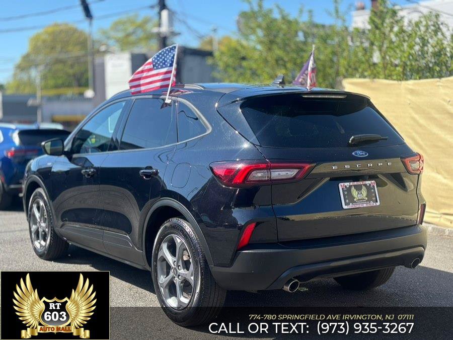 Used 2025 Ford Escape ST-Line Select AWD/4WD image 4