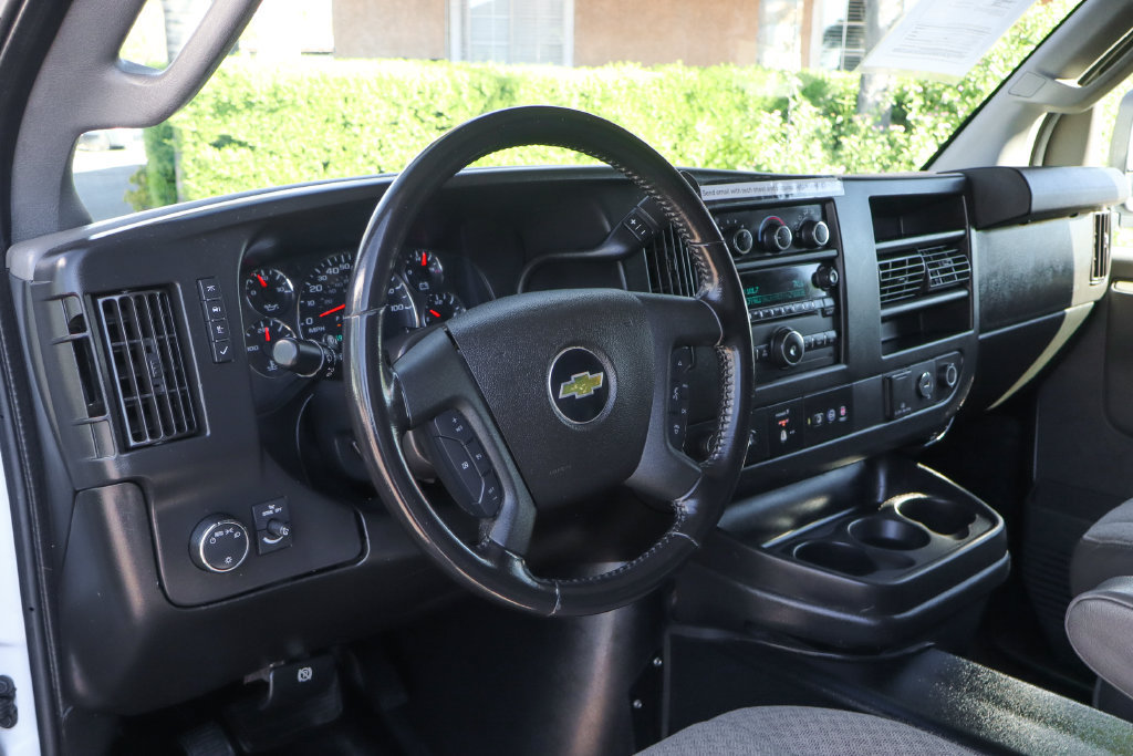 Used 2020 Chevrolet Express 3500 Extended w/ Driver Convenience Package RWD image 20