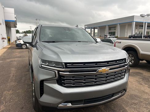 Used 2024 Chevrolet Tahoe Premier RWD image 8