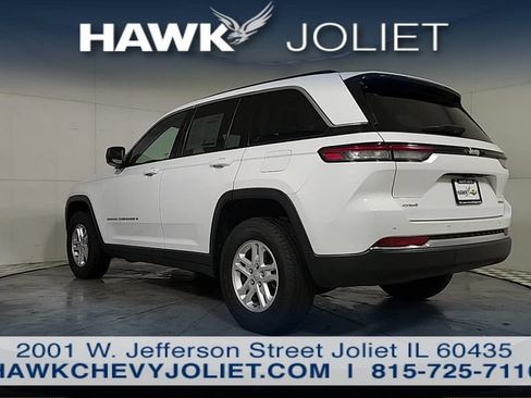 Used 2023 Jeep Grand Cherokee Laredo AWD/4WD image 5