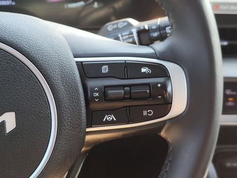 Used 2024 Kia Sportage EX image 29