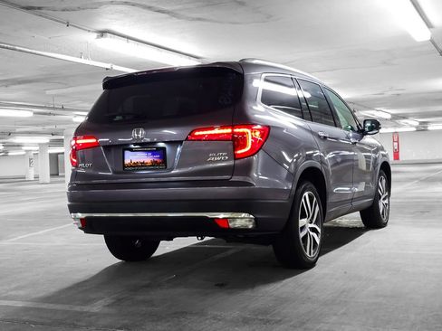 Used 2017 Honda Pilot Elite image 6