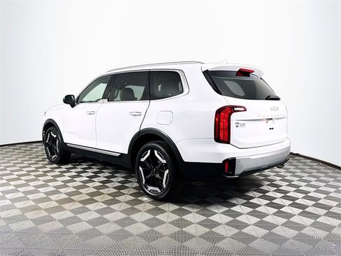 Used 2023 Kia Telluride S w/ S Sunroof Package image 6