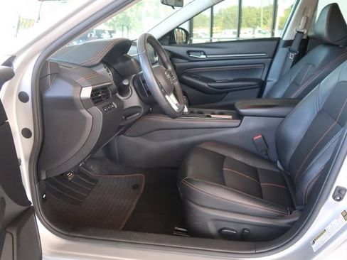 Used 2020 Nissan Altima 2.5 SR FWD image 12