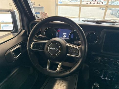 Used 2021 Jeep Wrangler Unlimited Sahara AWD/4WD image 30