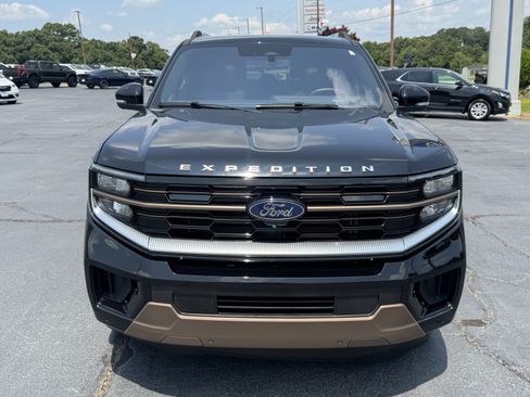 Used 2025 Ford Expedition Max King Ranch AWD/4WD image 3