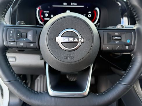 Used 2025 Nissan Pathfinder Platinum image 37