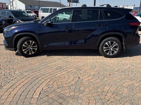 Used 2022 Toyota Highlander XLE image 8