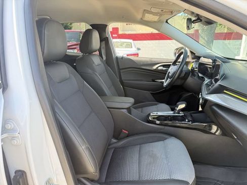 Used 2024 Chevrolet Trax LT w/ Driver Confidence Package FWD image 29