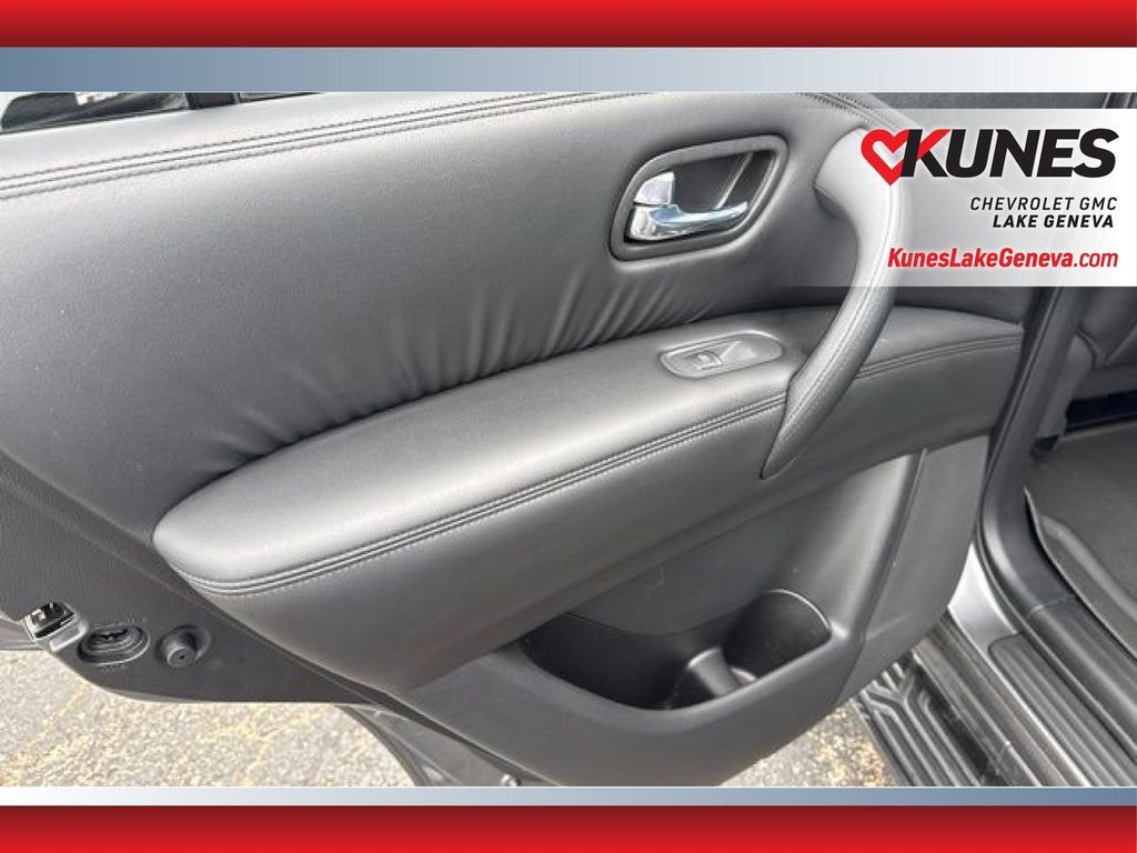 Used 2022 Nissan Armada SV w/ SV Appearance Package AWD/4WD image 16