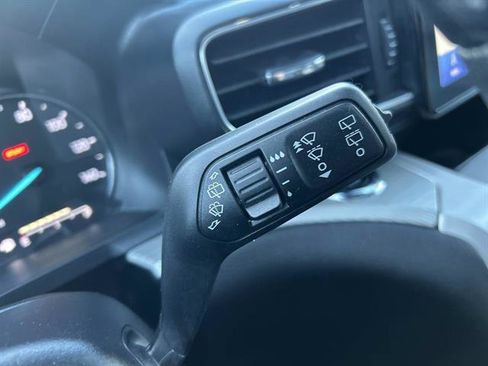 Certified 2022 Ford Explorer XLT w/ Equipment Group 202A image 29