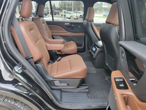 Certified 2023 Lincoln Aviator Reserve w/ Equipment Group 201A image 8