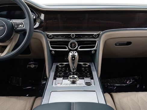 Used 2026 Bentley Flying Spur Plug-In Hybrid AWD/4WD image 28