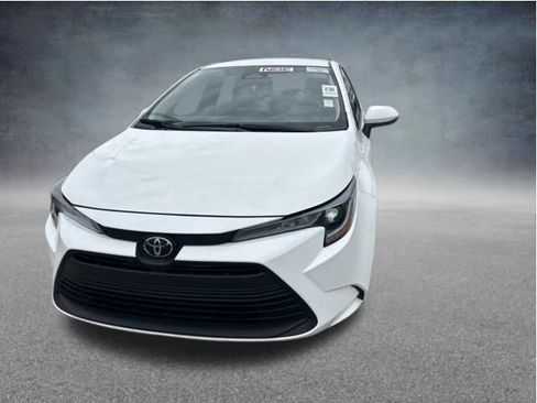 Used 2025 Toyota Corolla LE FWD image 10