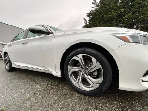 Used 2019 Honda Accord EX image 10