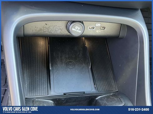 Used 2026 Volvo XC40 B5 Core w/ Climate Package image 31