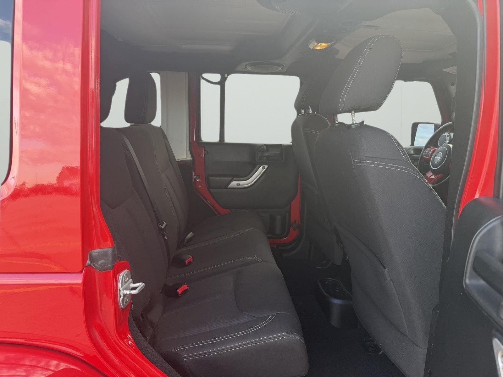 Used 2013 Jeep Wrangler Unlimited Sahara w/ Connectivity Group AWD/4WD image 16