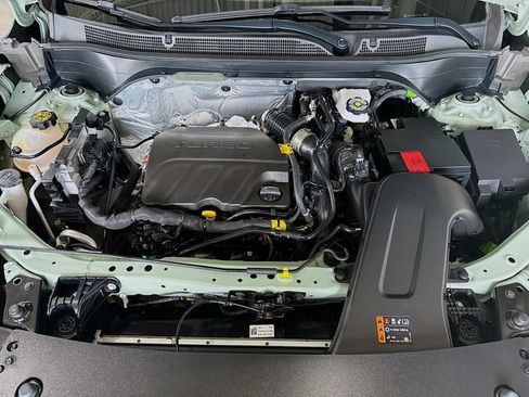 Used 2024 Chevrolet Trax RS FWD image 29