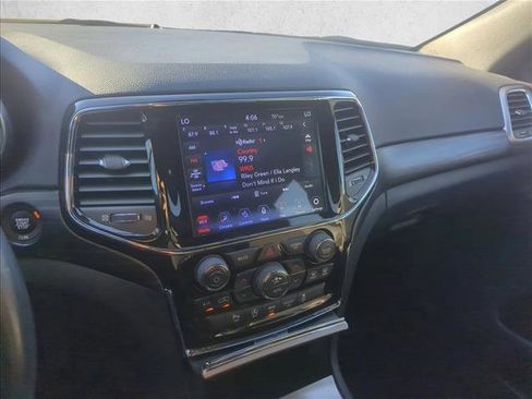 Used 2021 Jeep Grand Cherokee Laredo X image 11