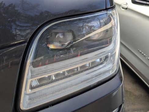 Used 2019 Lincoln Navigator L Reserve image 7