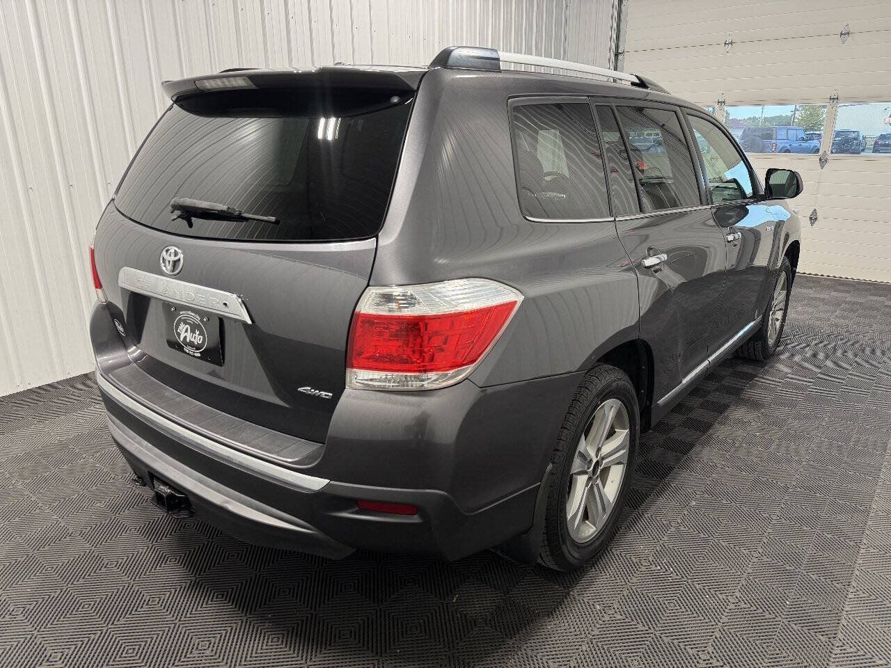 Used 2013 Toyota Highlander Limited AWD/4WD image 3