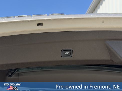 Used 2022 GMC Yukon Denali w/ Advanced Technology Package image 7