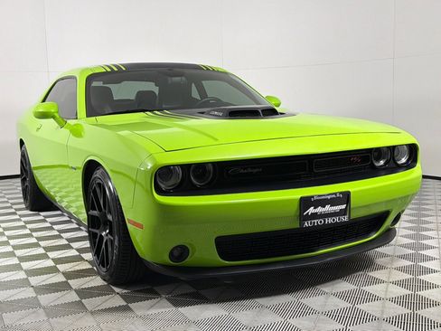 Used 2015 Dodge Challenger R/T Plus image 3
