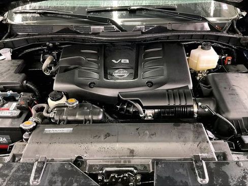 Used 2024 Nissan Armada SL w/ Captain's Chairs Package image 9