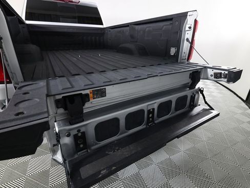 Used 2022 Chevrolet Silverado 3500 High Country w/ Technology Package AWD/4WD image 8