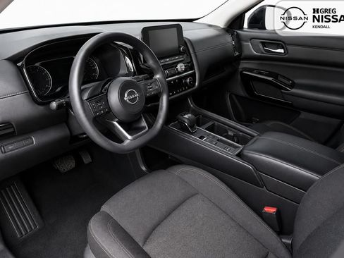 Used 2022 Nissan Pathfinder S FWD image 7