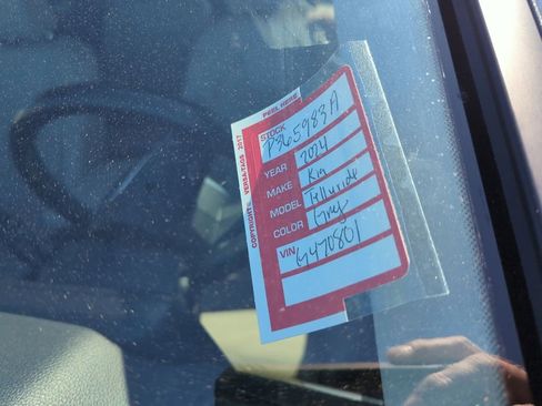 Certified 2024 Kia Telluride SX Prestige w/ Towing Package image 6