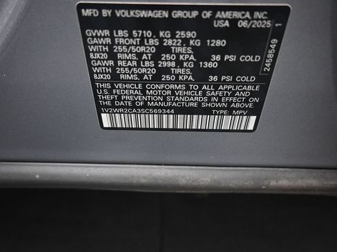 Used 2025 Volkswagen Atlas SE FWD image 13
