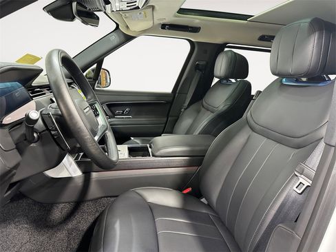 New 2025 Land Rover Range Rover Long Wheelbase SE image 9