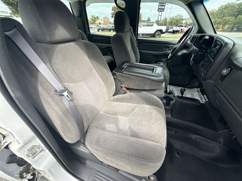 Used 2006 Chevrolet Silverado 2500 LS w/ Skid Plate Package image 24