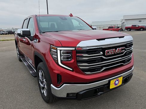 New 2026 GMC Sierra 1500 SLT image 7